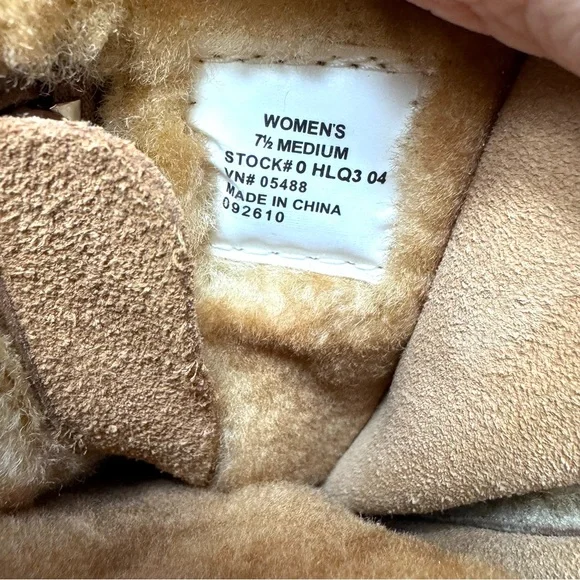 LL Bean tall suede tan moccasin boots shearling lined lace up w fringe. Sz 7.5 - Picture 14 of 14